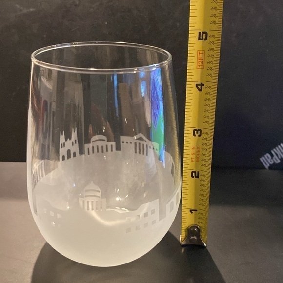 Uncommon Goods etched skyline wine glass - Washington DC - Picture 8 of 11